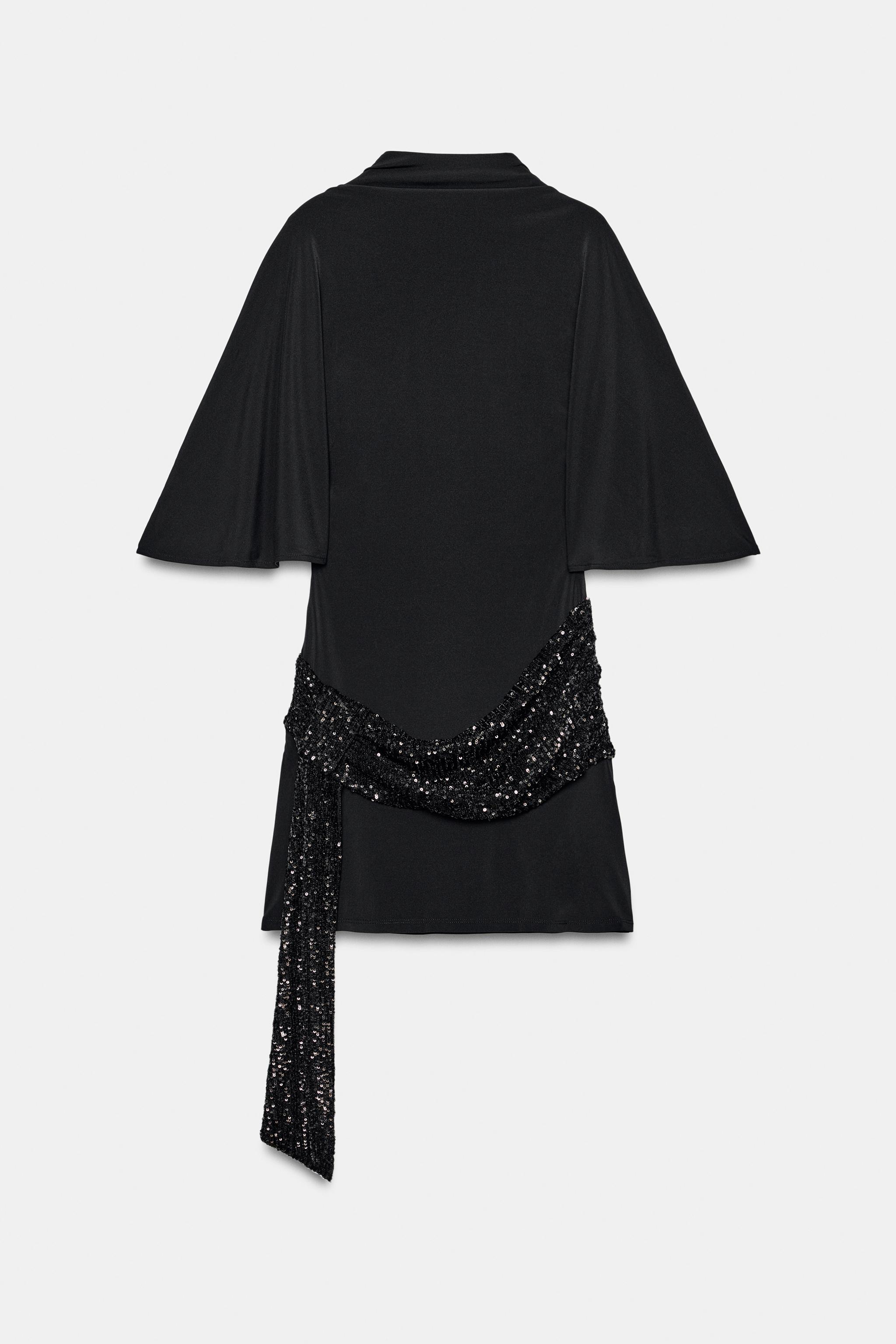 ROBE COURTE À CEINTURE PAILLETTES